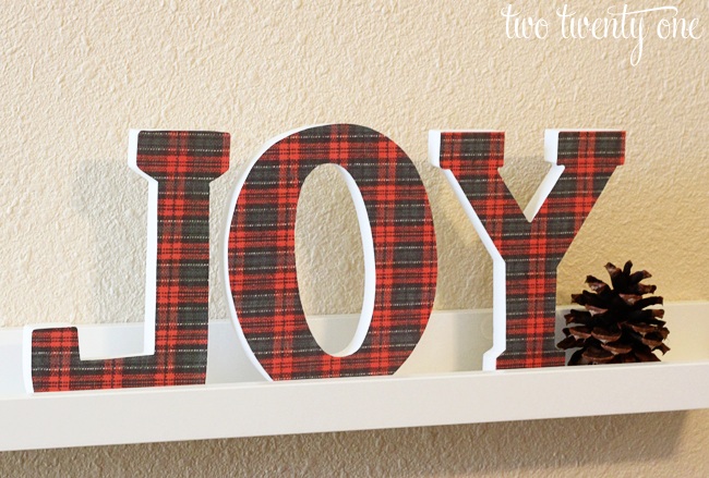 35 Creative and Unique DIY Christmas JOY Signs