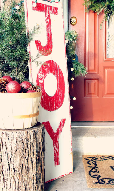 35 Creative and Unique DIY Christmas JOY Signs