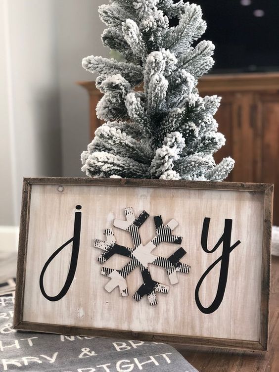 35 Creative and Unique DIY Christmas JOY Signs