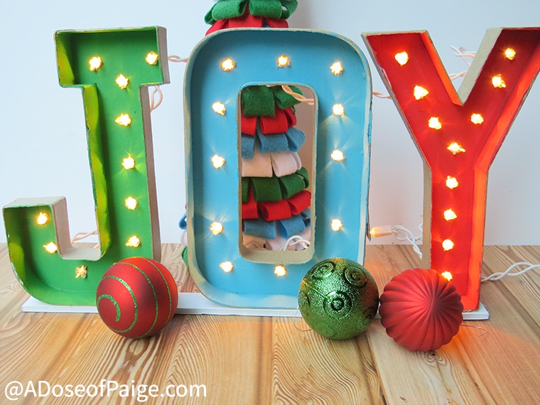 35 Creative and Unique DIY Christmas JOY Signs