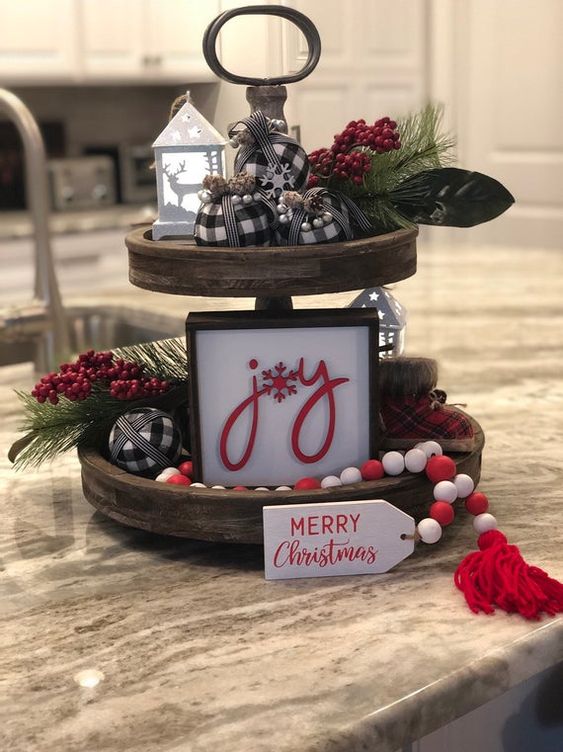 35 Creative and Unique DIY Christmas JOY Signs