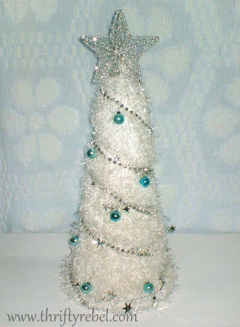 40 Cute and Creative DIY Mini Christmas Tree Ideas