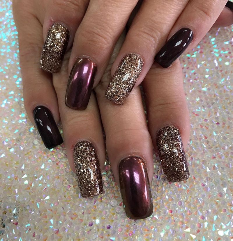 60 Classic Chrome Nail Art Designs For Winter