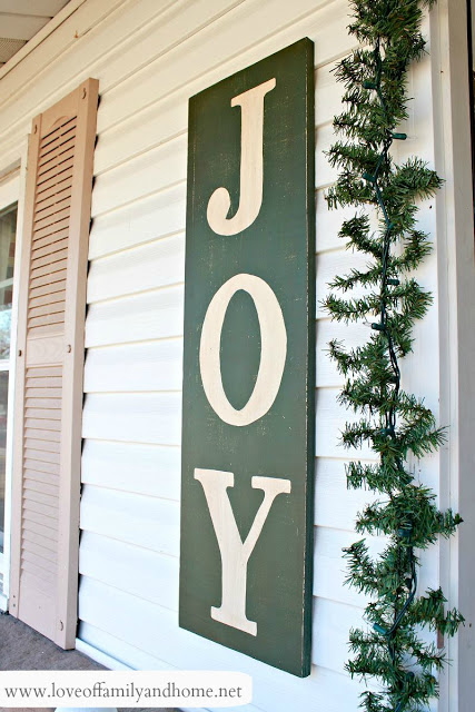 35 Creative and Unique DIY Christmas JOY Signs