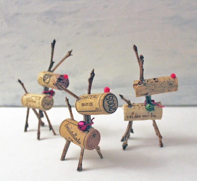 46 Genius Christmas Decorations Made from Recycled Materials