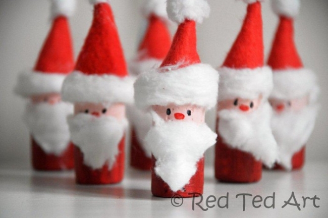 46 Genius Christmas Decorations Made from Recycled Materials