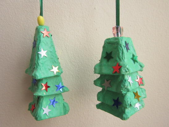 46 Genius Christmas Decorations Made from Recycled Materials