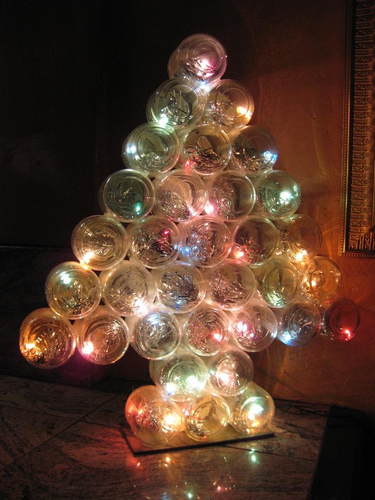 46 Genius Christmas Decorations Made from Recycled Materials