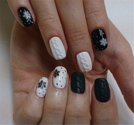 50 Festive Square Christmas Nails To Try Right Now