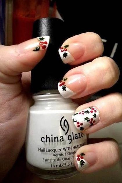 55 Gorgeous Christmas Nails With Mistletoe To Celebrate Holiday