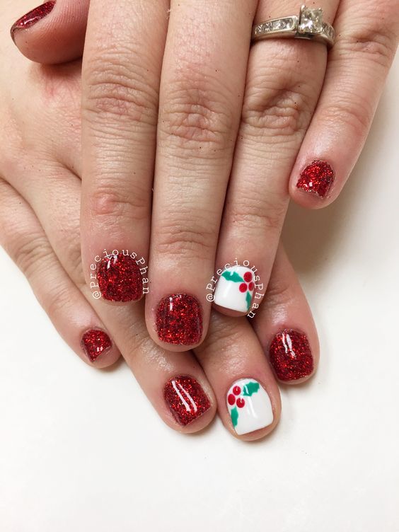 55 Gorgeous Christmas Nails With Mistletoe To Celebrate Holiday