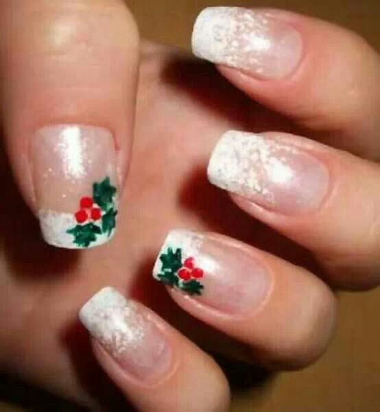 55 Gorgeous Christmas Nails With Mistletoe To Celebrate Holiday