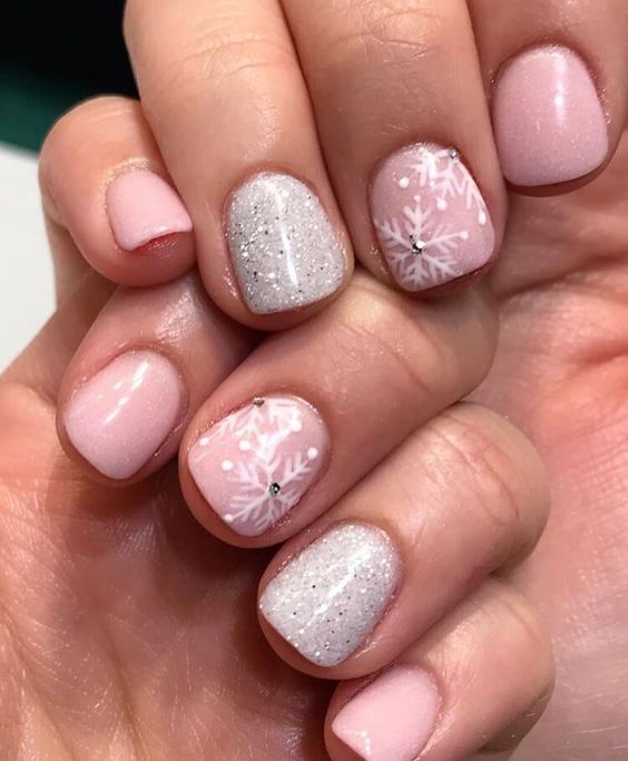 50 Festive Square Christmas Nails To Try Right Now