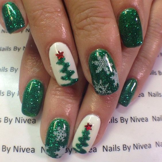 50 Festive Square Christmas Nails To Try Right Now