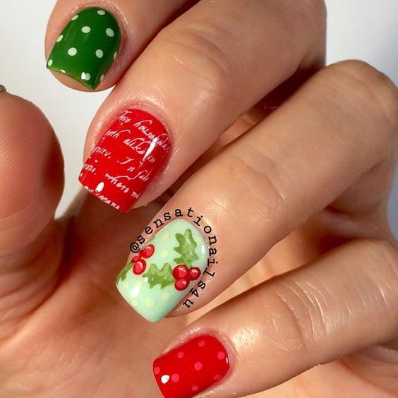 55 Gorgeous Christmas Nails With Mistletoe To Celebrate Holiday