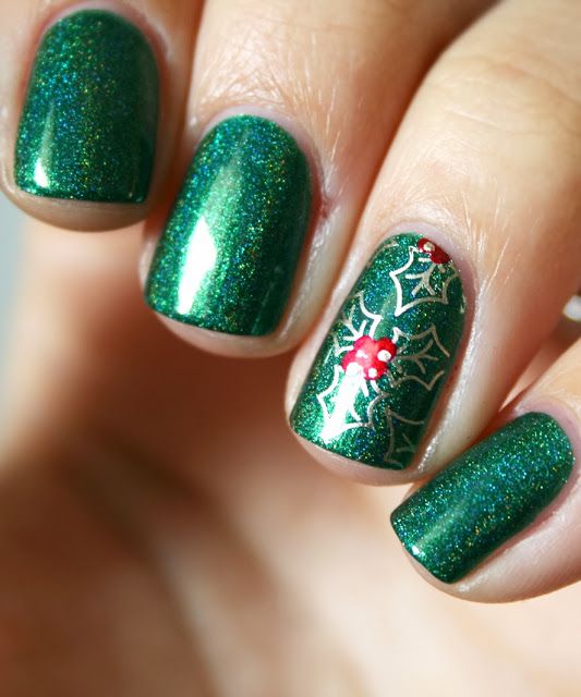 55 Gorgeous Christmas Nails With Mistletoe To Celebrate Holiday