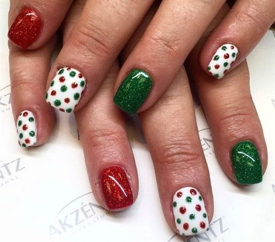 50 Festive Square Christmas Nails To Try Right Now