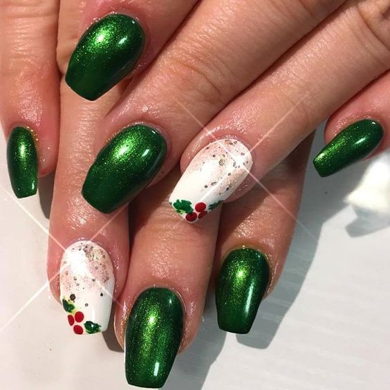 55 Gorgeous Christmas Nails With Mistletoe To Celebrate Holiday