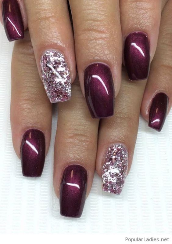 50 Festive Square Christmas Nails To Try Right Now