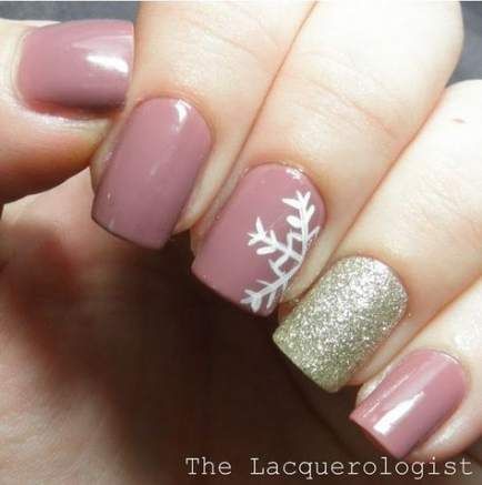 50 Festive Square Christmas Nails To Try Right Now