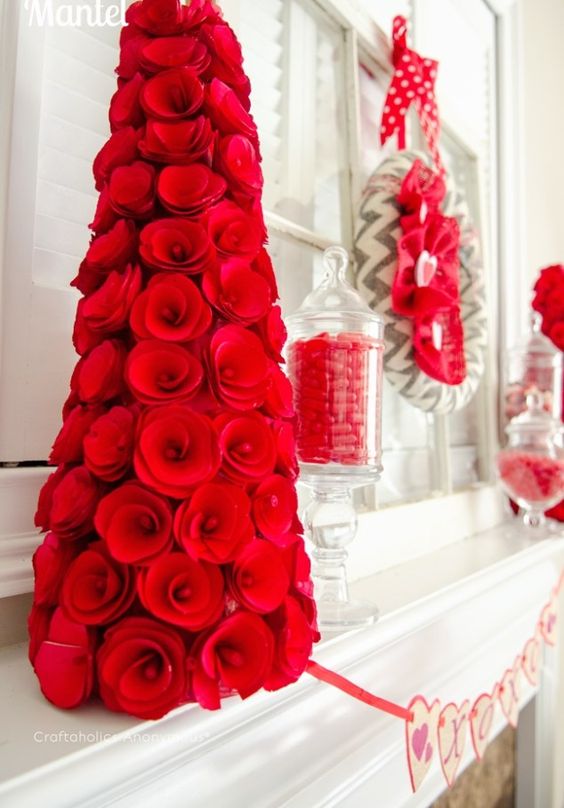 30 Romantic Valentine’s Day Decorations You'll Love in 2020