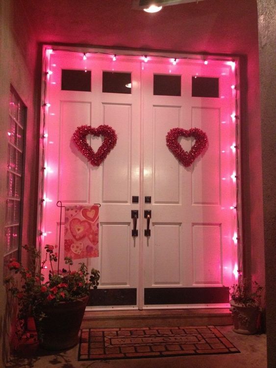 30 Romantic Valentine’s Day Decorations You'll Love in 2020