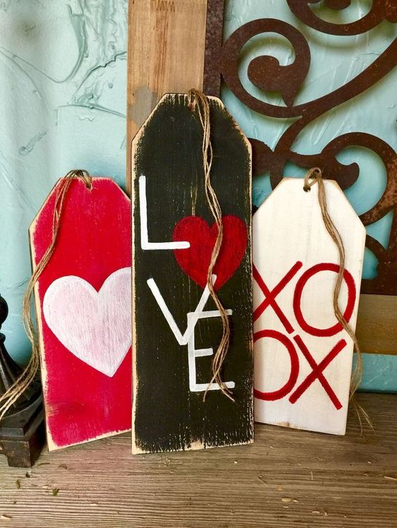 30 Romantic Valentine’s Day Decorations You'll Love in 2020