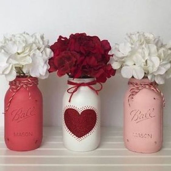 30 Romantic Valentine’s Day Decorations You'll Love in 2020