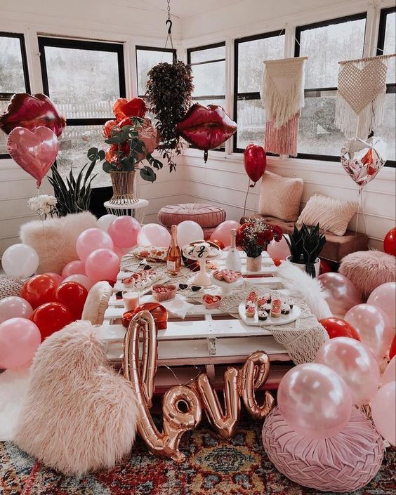 30 Unique Valentine's Day Photoshoot Ideas