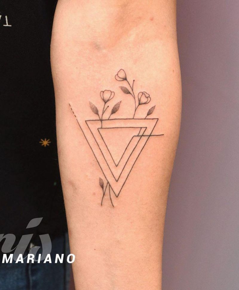 30 Pretty Geometric Tattoos to Inspire You