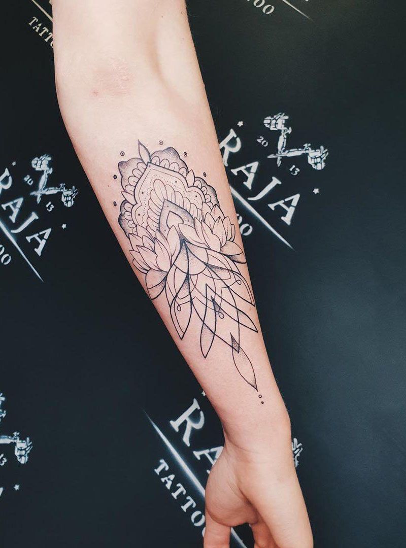 30 Pretty Mandala Tattoos You Will Love