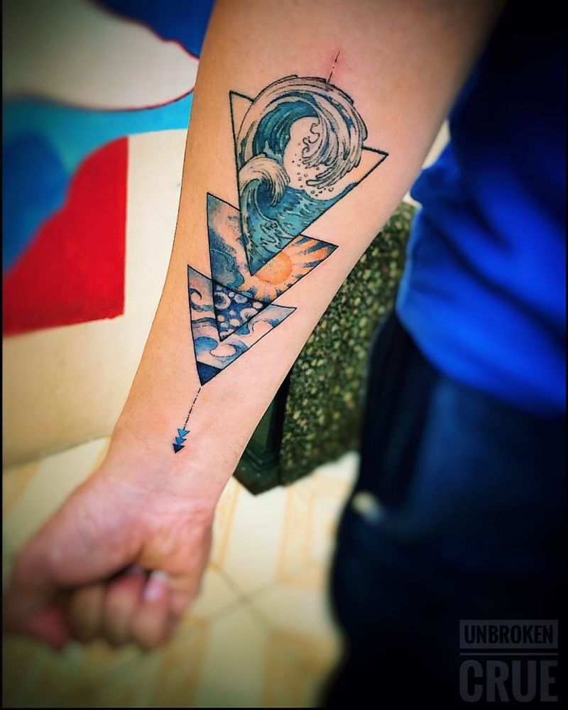 30 Pretty Geometric Tattoos to Inspire You