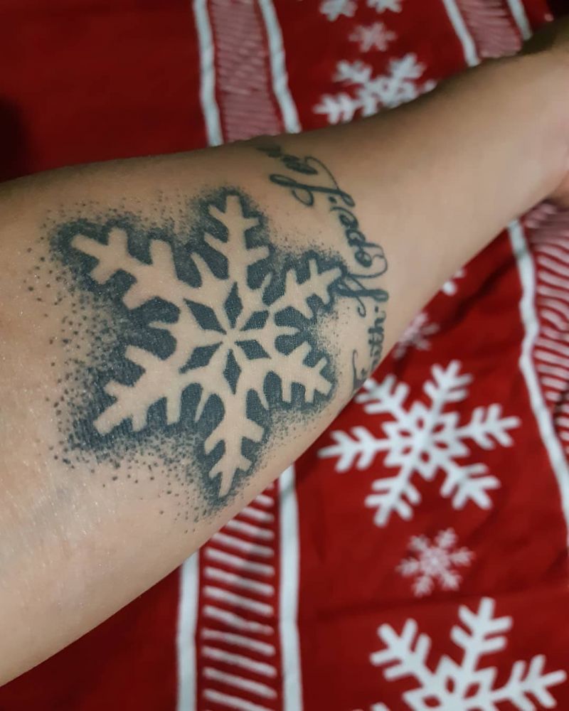 30 Pure Snowflake Tattoos Make You Beautiful Forever