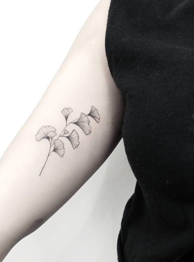 Pretty Leaf Tattoos Make You Elegant and Beautiful