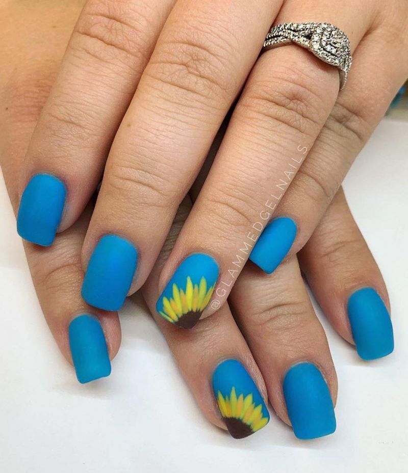 Trendy Sunflower Nail Art Designs for Summer