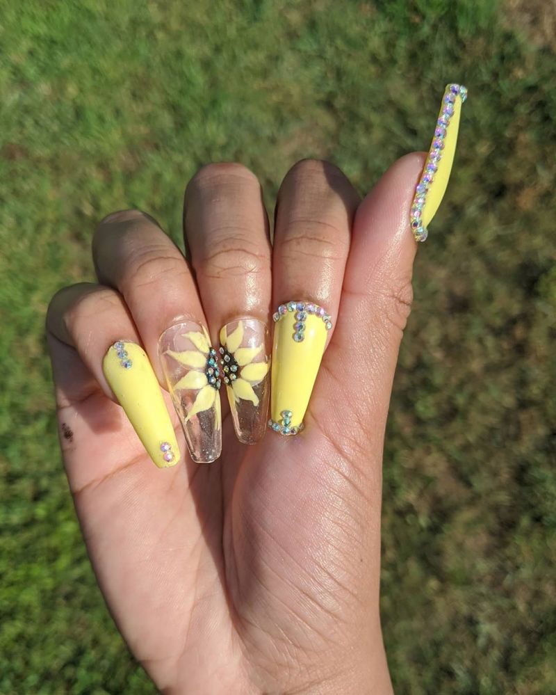 Trendy Sunflower Nail Art Designs for Summer