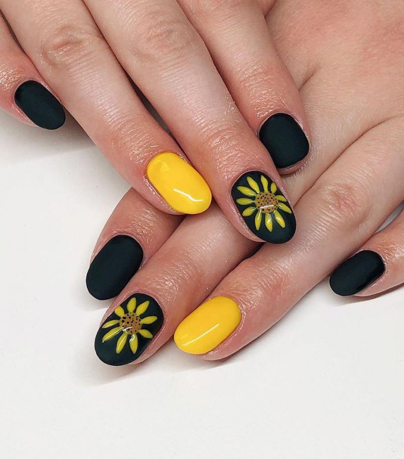 Trendy Sunflower Nail Art Designs for Summer