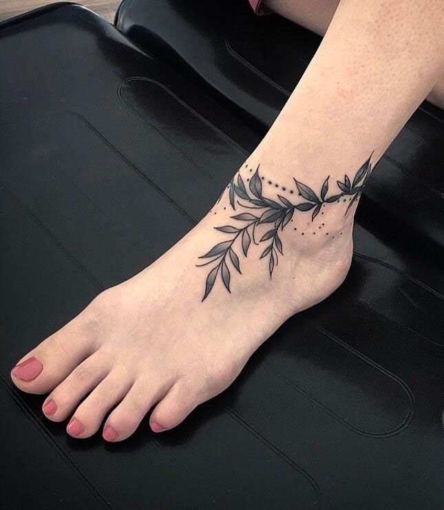 Pretty Leaf Tattoos Make You Elegant and Beautiful