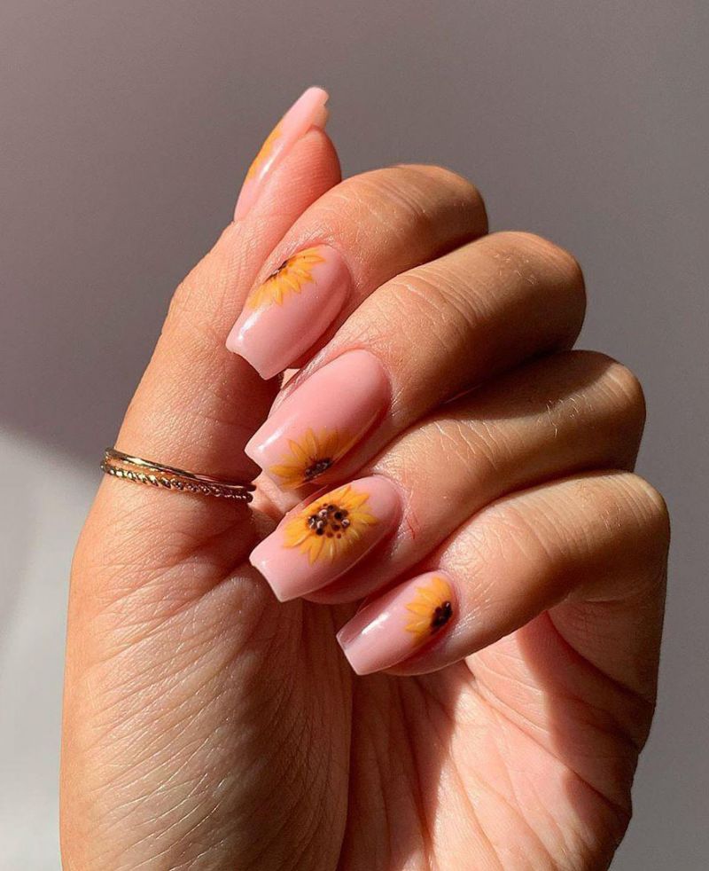 Trendy Sunflower Nail Art Designs for Summer