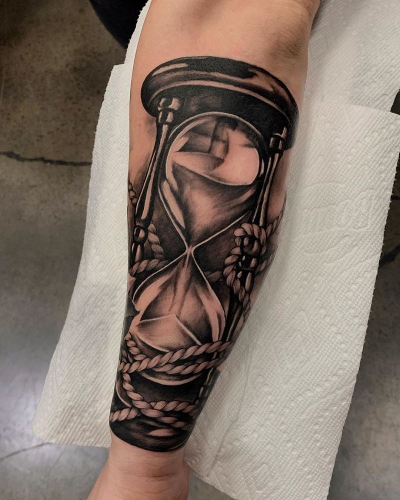 Wonderful Hourglass Tattoos Let You Know How to Cherish Time