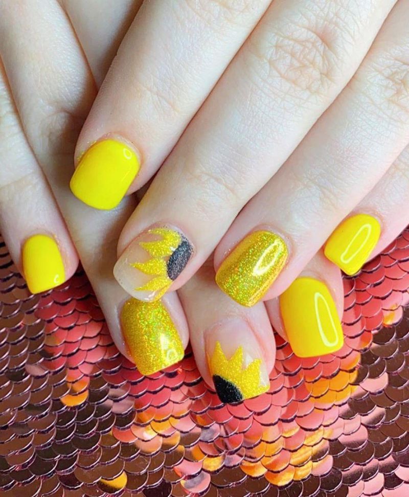 Trendy Sunflower Nail Art Designs for Summer