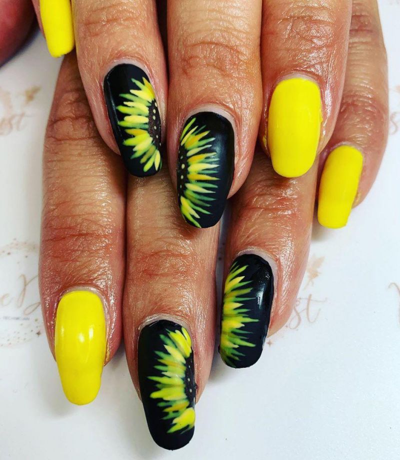 Trendy Sunflower Nail Art Designs for Summer