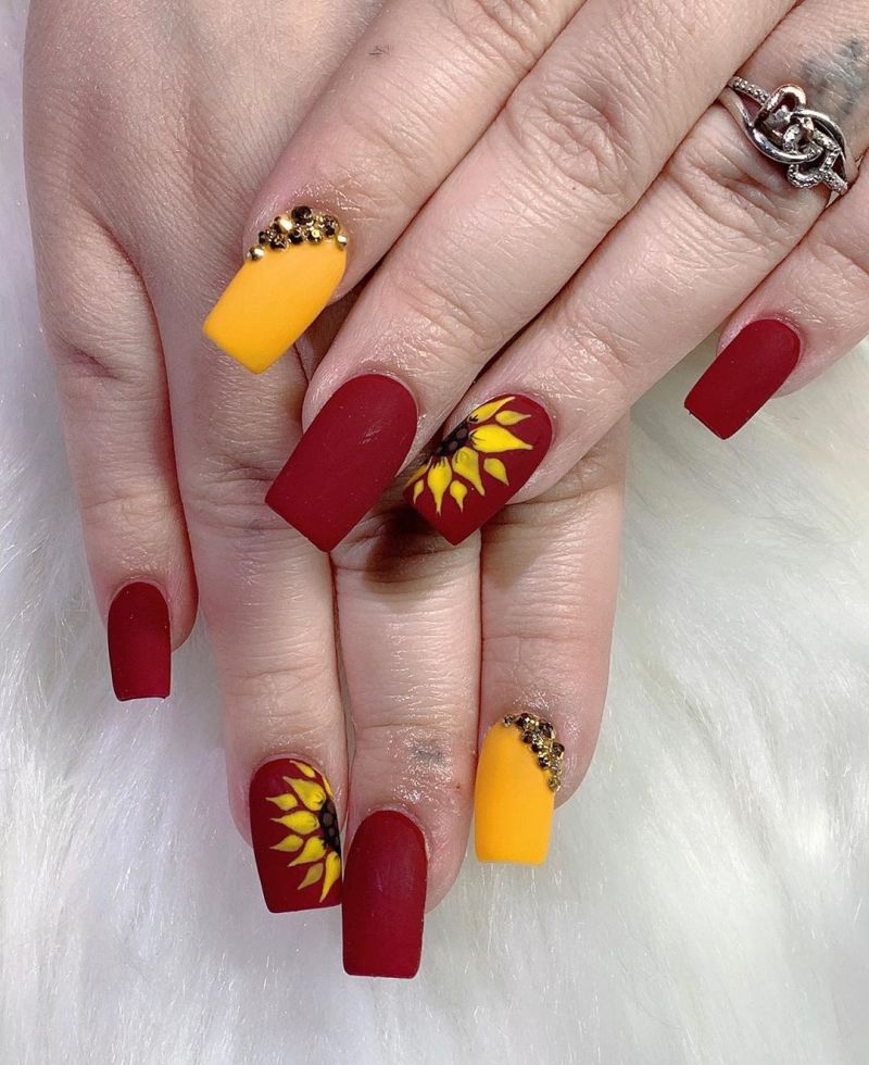 Trendy Sunflower Nail Art Designs for Summer