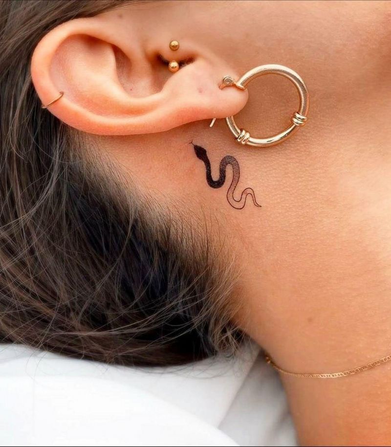 Pretty Behind the Ear Tattoos to Inspire You