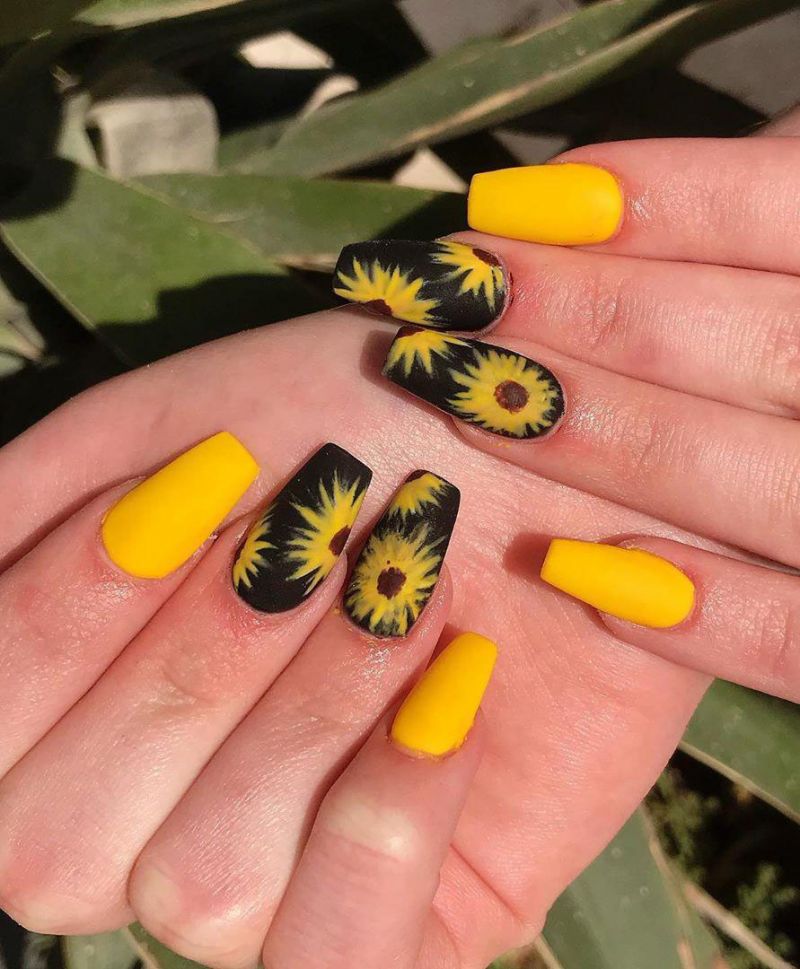 Trendy Sunflower Nail Art Designs for Summer