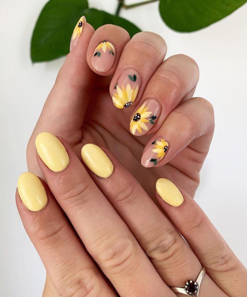 Trendy Sunflower Nail Art Designs for Summer