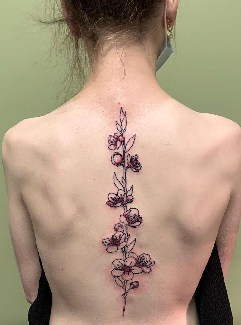 Pretty Spine Tattoos that Make You Sexy