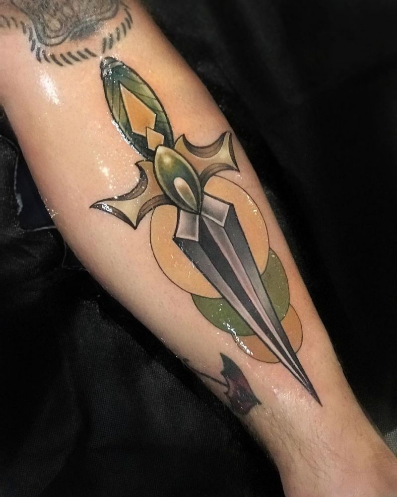 30 Pretty Dagger Tattoos You Will Love