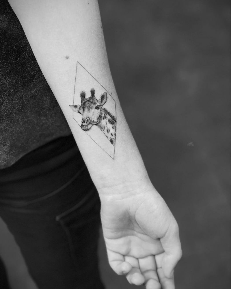 Pretty Giraffe Tattoos to Inspire You