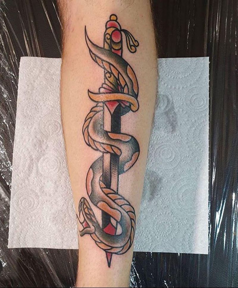 30 Pretty Dagger Tattoos You Will Love